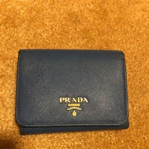 portafoglio pattina prada colbat blue